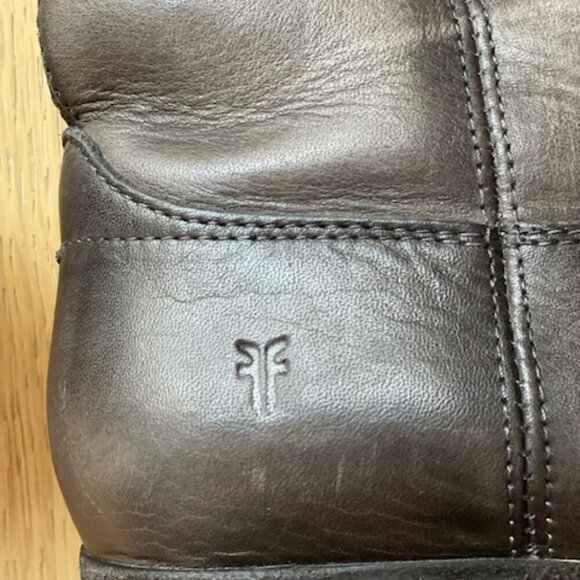 NWOB Frye Melissa Tall Lug Button Boot Size 6.5B - Picture 5 of 9